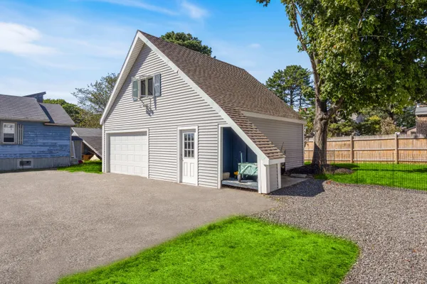 $925,000 | 10 Lower Beach Road, Saco, ME 04072