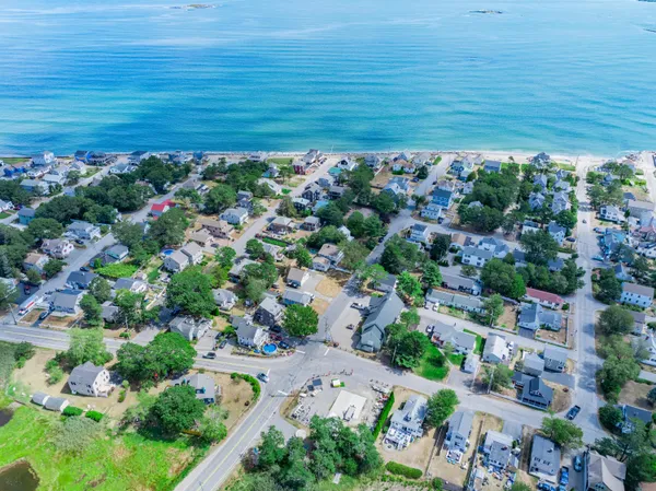 $925,000 | 10 Lower Beach Road, Saco, ME 04072