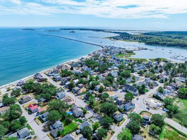 $925,000 | 10 Lower Beach Road, Saco, ME 04072