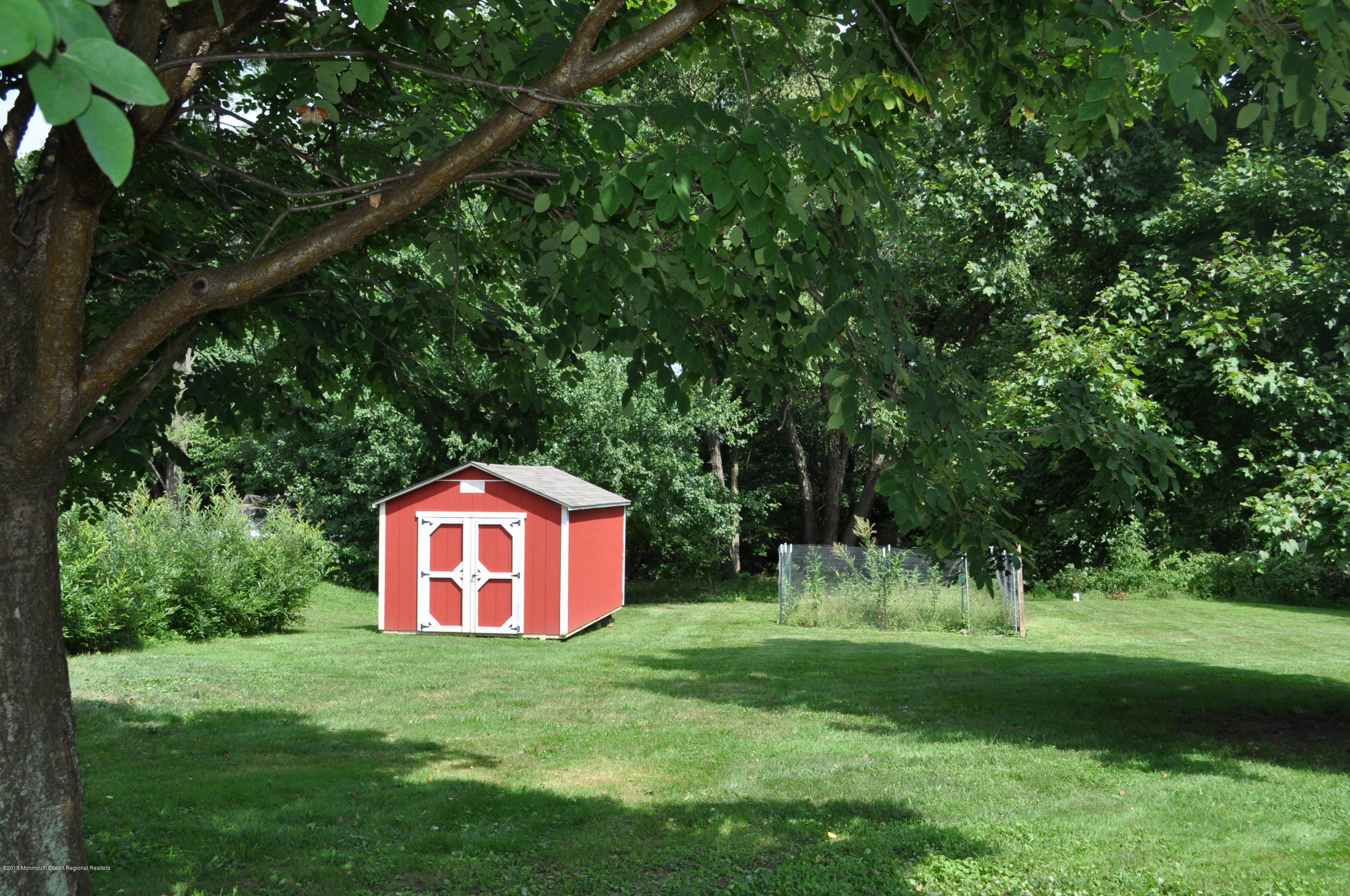 173 Hill Road Allentown, NJ 08501 - Photo 5 of 24 DSC_0293