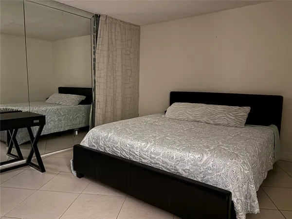 $2,300 | 3301 North Country Club Drive, Unit 211, Aventura, FL 33180