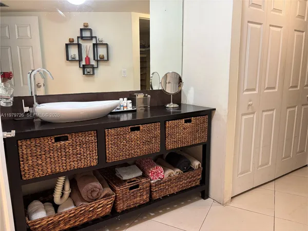 $2,300 | 3301 North Country Club Drive, Unit 211, Aventura, FL 33180