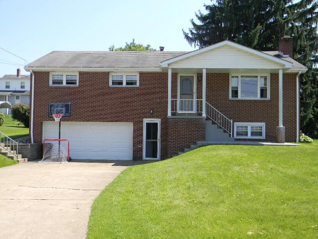 124 Walnut Street Apollo, PA 15613 - Photo 2 of 16 Street View of Front of house.