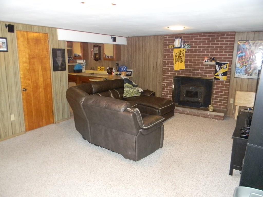 124 Walnut Street Apollo, PA 15613 - Photo 12 of 16 Family Room