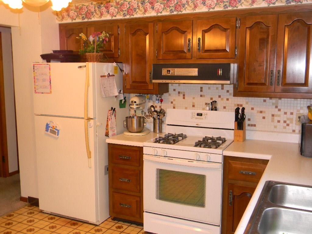124 Walnut Street Apollo, PA 15613 - Photo 4 of 16 Kitchen.