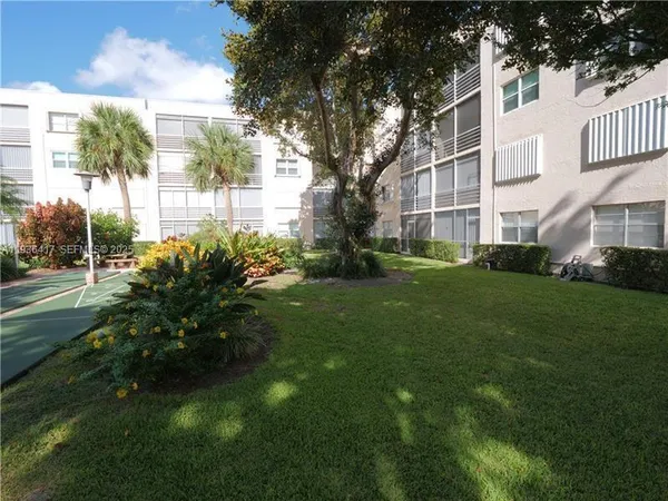 $3,650 | 1541 South Ocean Boulevard, Unit 317, Lauderdale-by-the-Sea, FL 33062