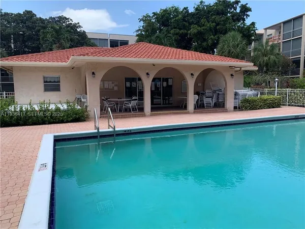 $3,650 | 1541 South Ocean Boulevard, Unit 317, Lauderdale-by-the-Sea, FL 33062