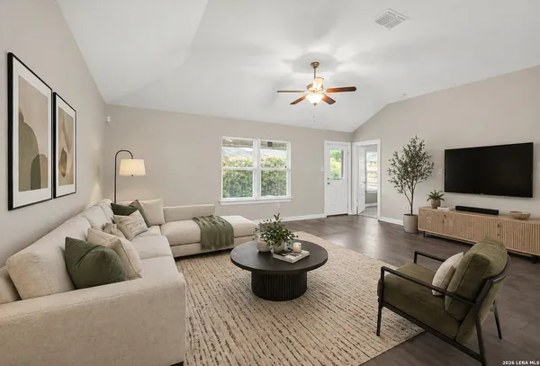 $1,975 | 10311 Rosalina Loop, Converse, TX 78109