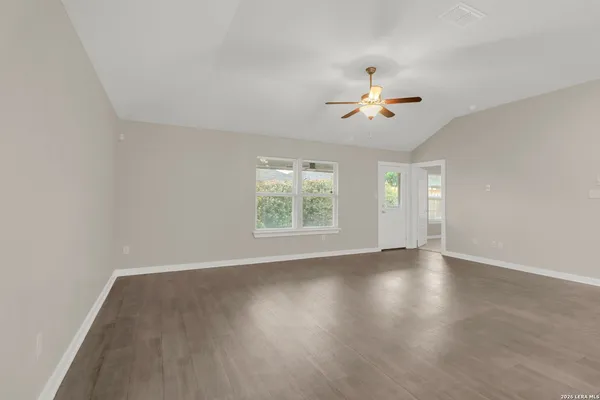 $1,975 | 10311 Rosalina Loop, Converse, TX 78109