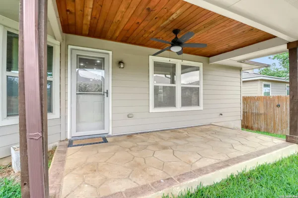 $1,975 | 10311 Rosalina Loop, Converse, TX 78109