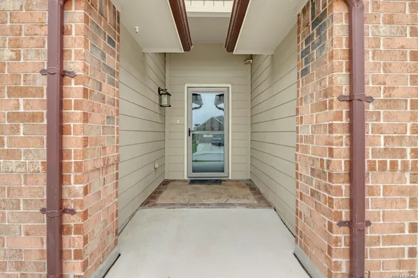 $1,975 | 10311 Rosalina Loop, Converse, TX 78109