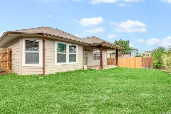 $1,975 | 10311 Rosalina Loop, Converse, TX 78109