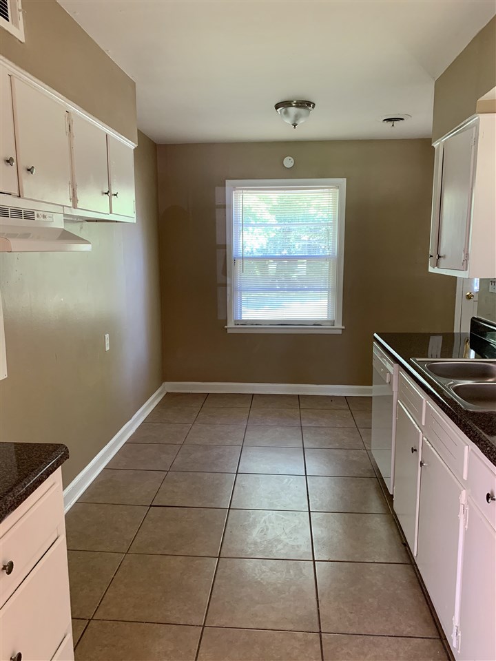 5247 Loch Lomond Road Memphis, TN 38116 - Photo 8 of 10 Gallery Image 8