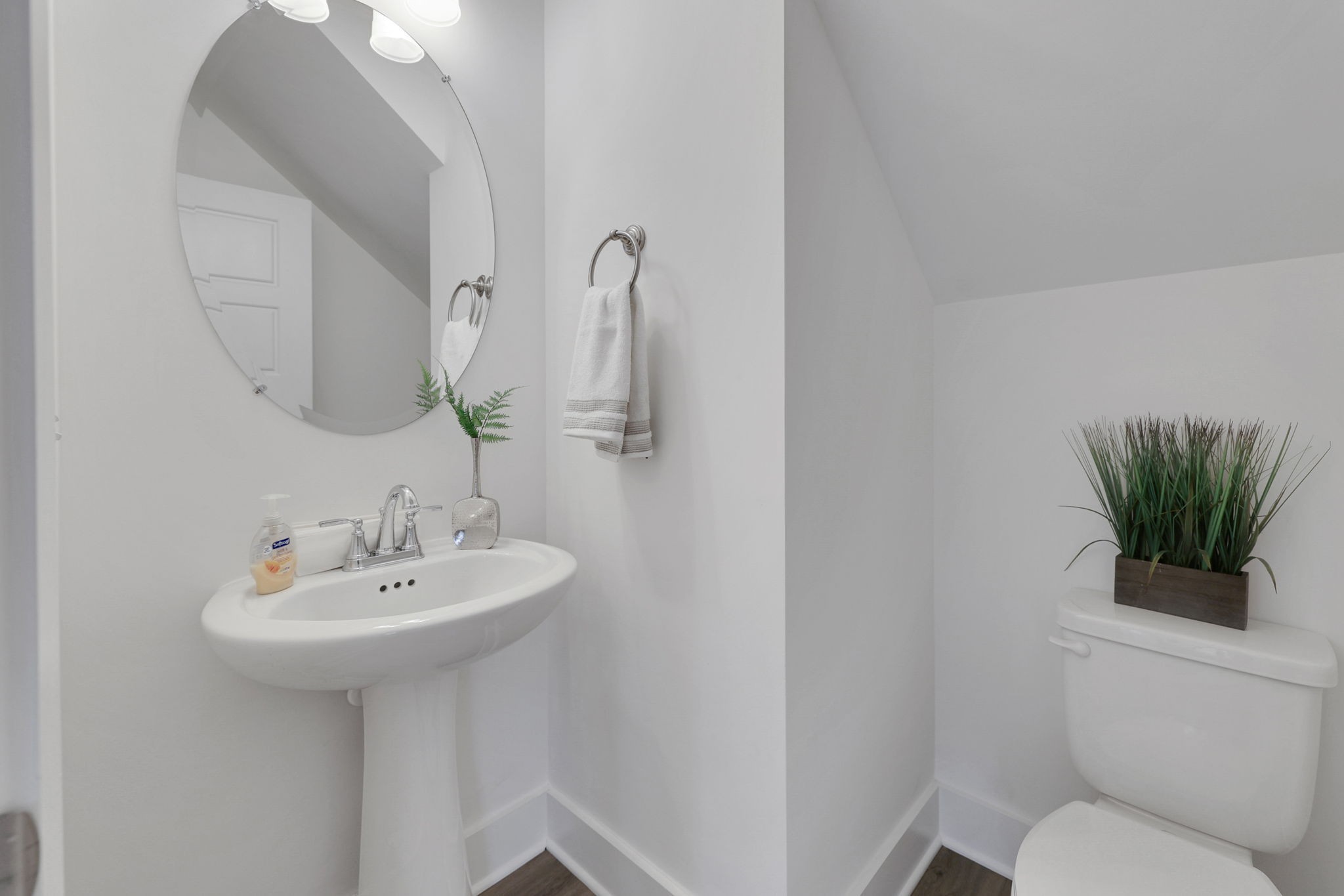 302 Carver Connection Lebanon, TN 37087 - Photo 20 of 43 a bathroom with a toilet sink and mirror