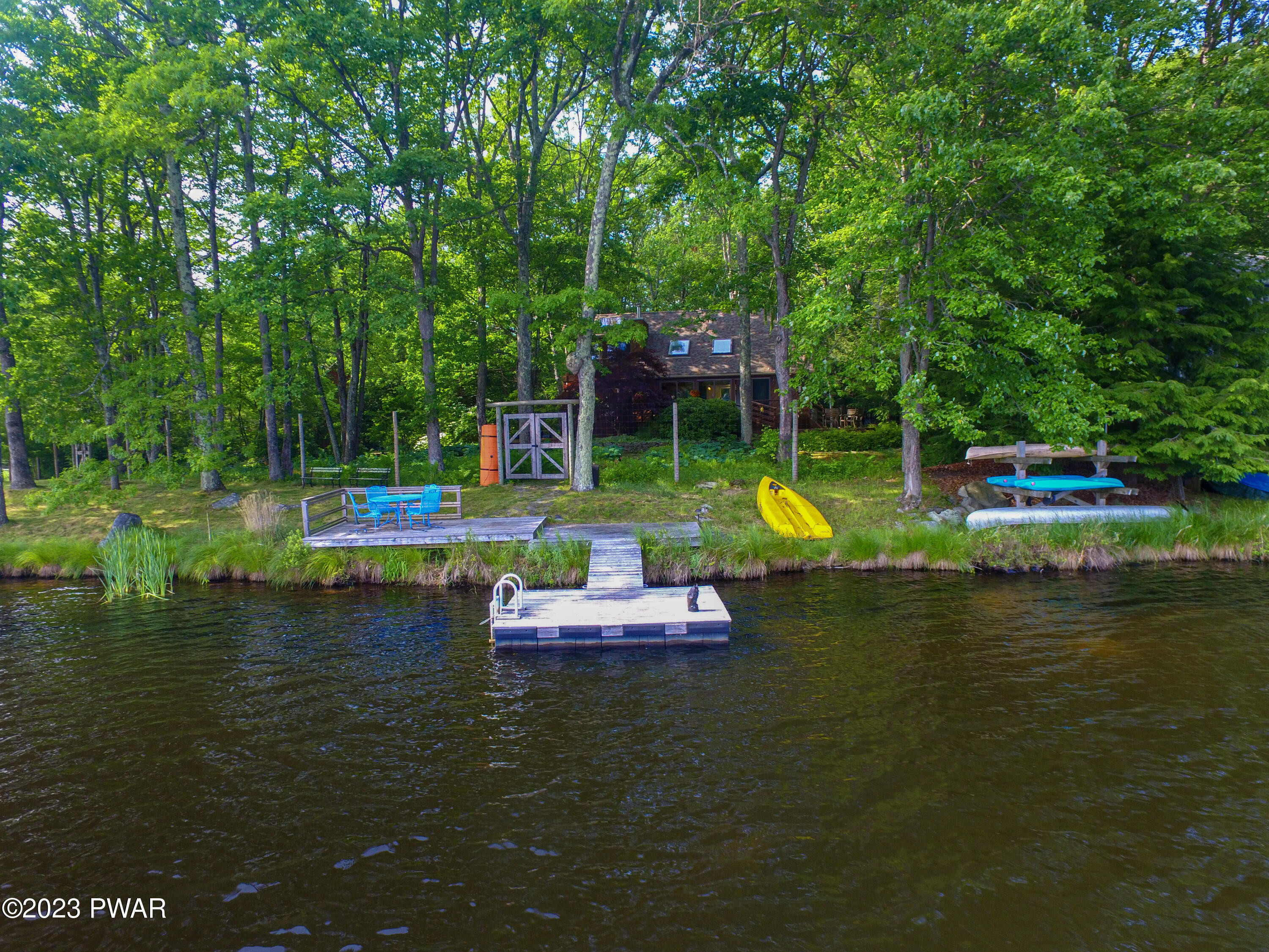 131 Rabbit Run Milford, PA 18337 - Photo 11 of 41 200' of Lakefront