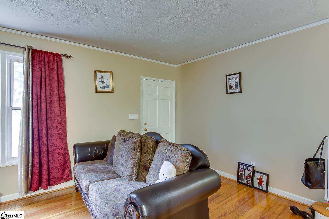53 Foxhall Road Greenville, SC 29605 - Photo 3 of 25 Gallery Image 3