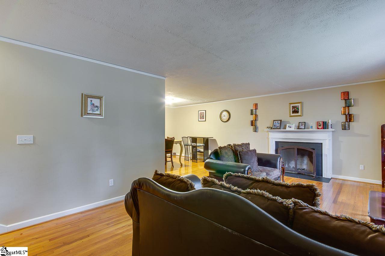 53 Foxhall Road Greenville, SC 29605 - Photo 6 of 25 Gallery Image 6