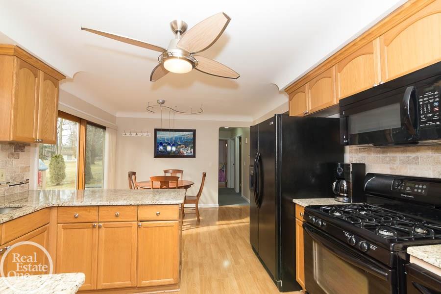 291 Maplehill Road Rochester Hills, MI 48306 - Photo 11 of 18