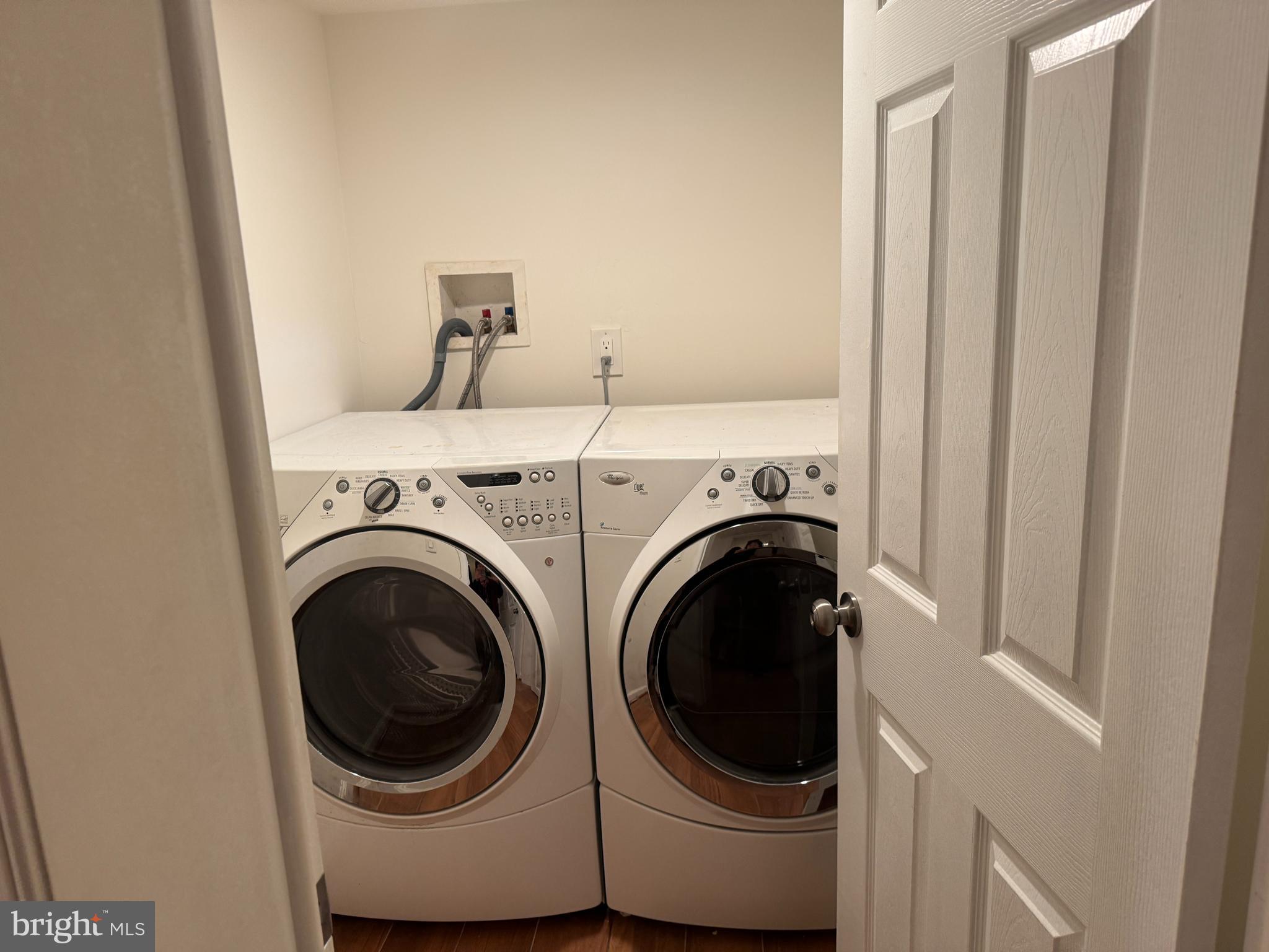 3902 Hadley Square West Baltimore, MD 21218 - Photo 35 of 38 a utility room with dryer and washer