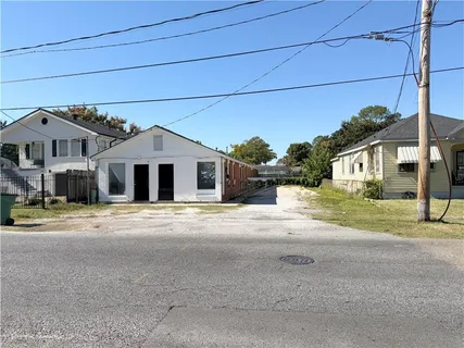 $350,000 | 726 South Labarre Road, Jefferson, LA 70121