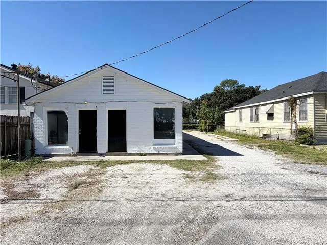 $350,000 | 726 South Labarre Road, Jefferson, LA 70121