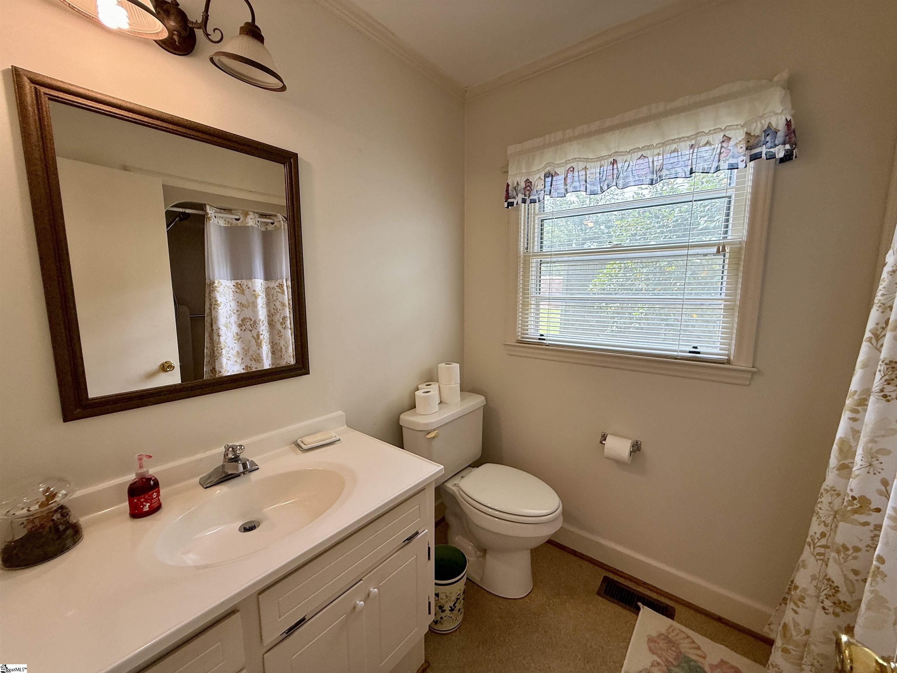 301 Pine Street Clinton, SC 29325 - Photo 11 of 20