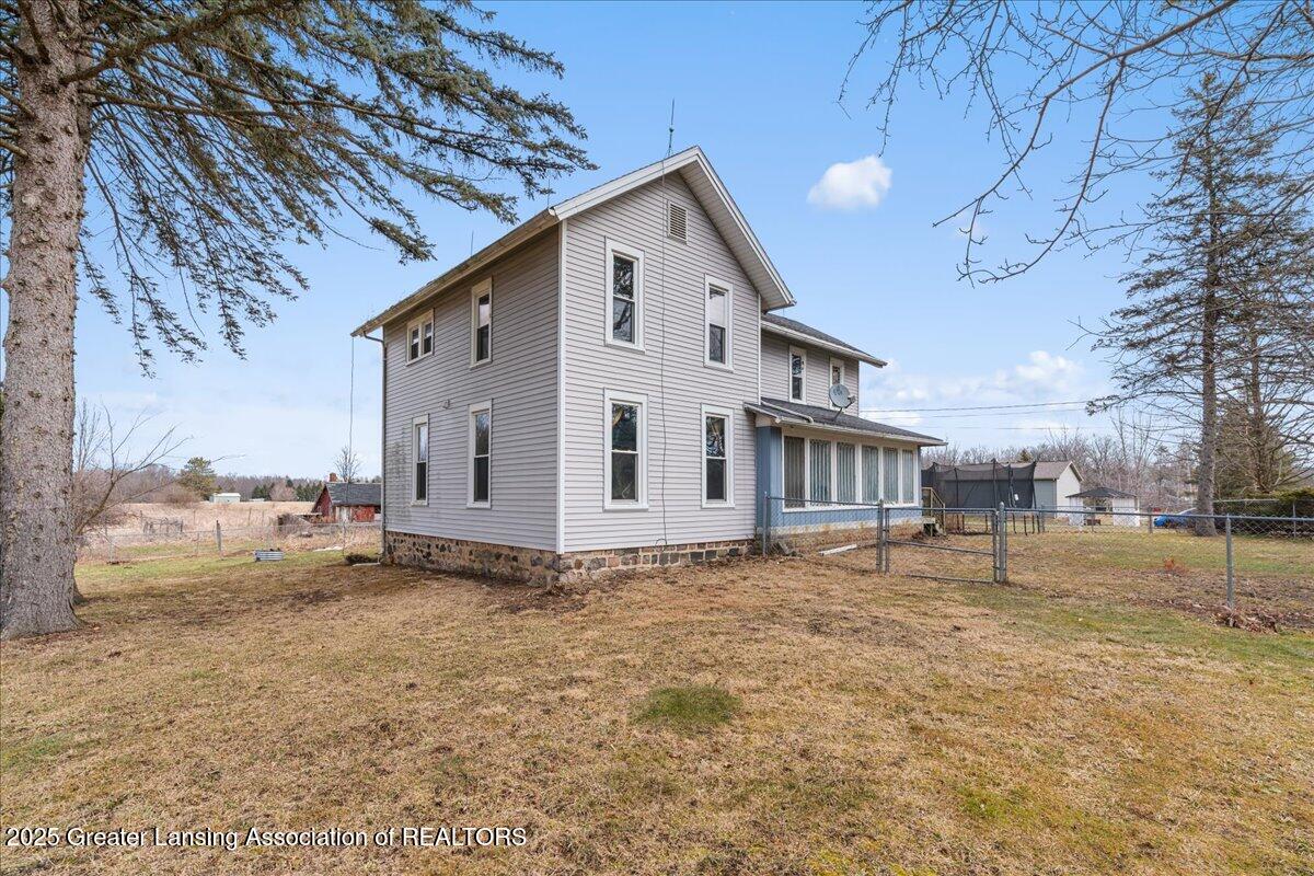5349 Sleight Road Bath, MI 48808 - Photo 8 of 54 18-Media Jett - 17