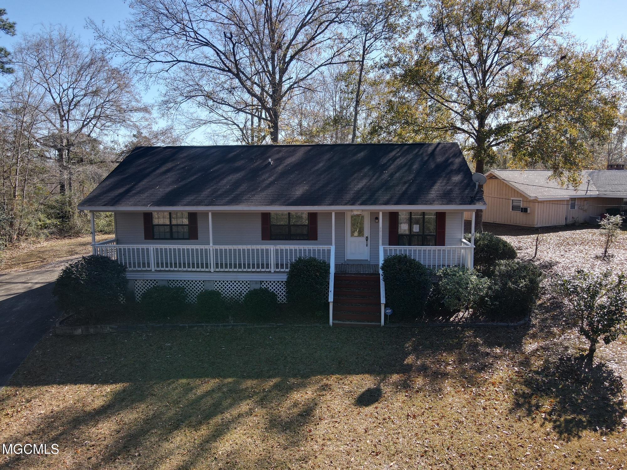 403 Ridgeview Drive Carriere, MS 39426 - Photo 1 of 16 Front