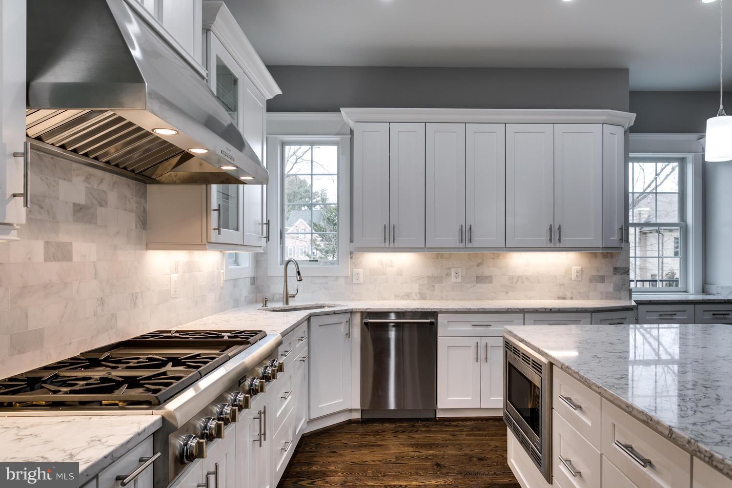7116 Churchill Road McLean, VA 22101 - Photo 19 of 30 kitchen