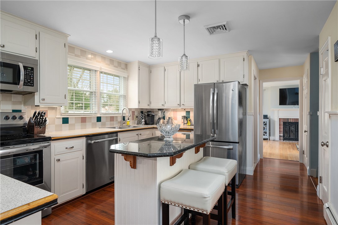 11 Wagon Road Cumberland, RI 02864 - Photo 6 of 40 Gallery Image 6