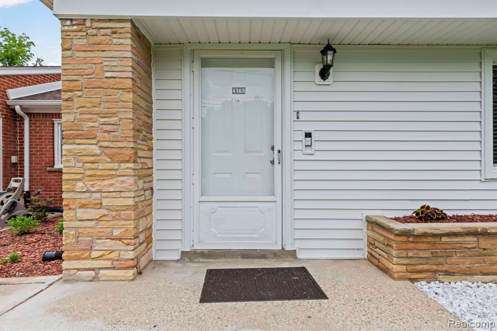 4165 Crooks Road Troy, MI 48098 - Photo 23 of 27