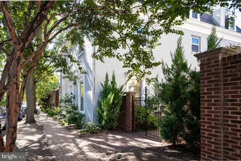 $795,000 | 411 South Columbus Street, Unit 8, Alexandria, VA 22314