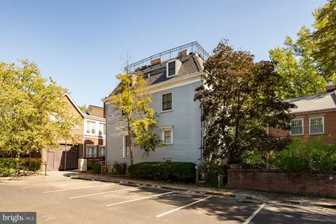 $795,000 | 411 South Columbus Street, Unit 8, Alexandria, VA 22314