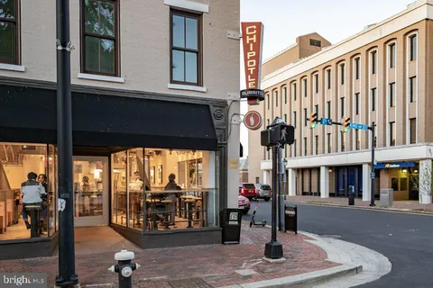 $795,000 | 411 South Columbus Street, Unit 8, Alexandria, VA 22314