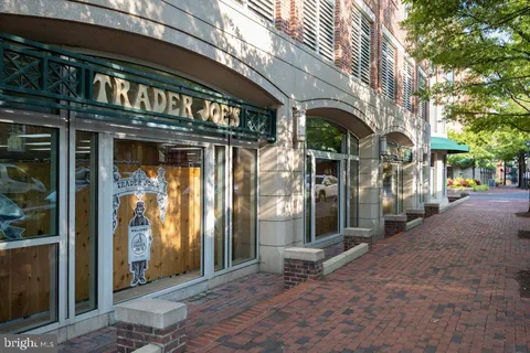 $795,000 | 411 South Columbus Street, Unit 8, Alexandria, VA 22314