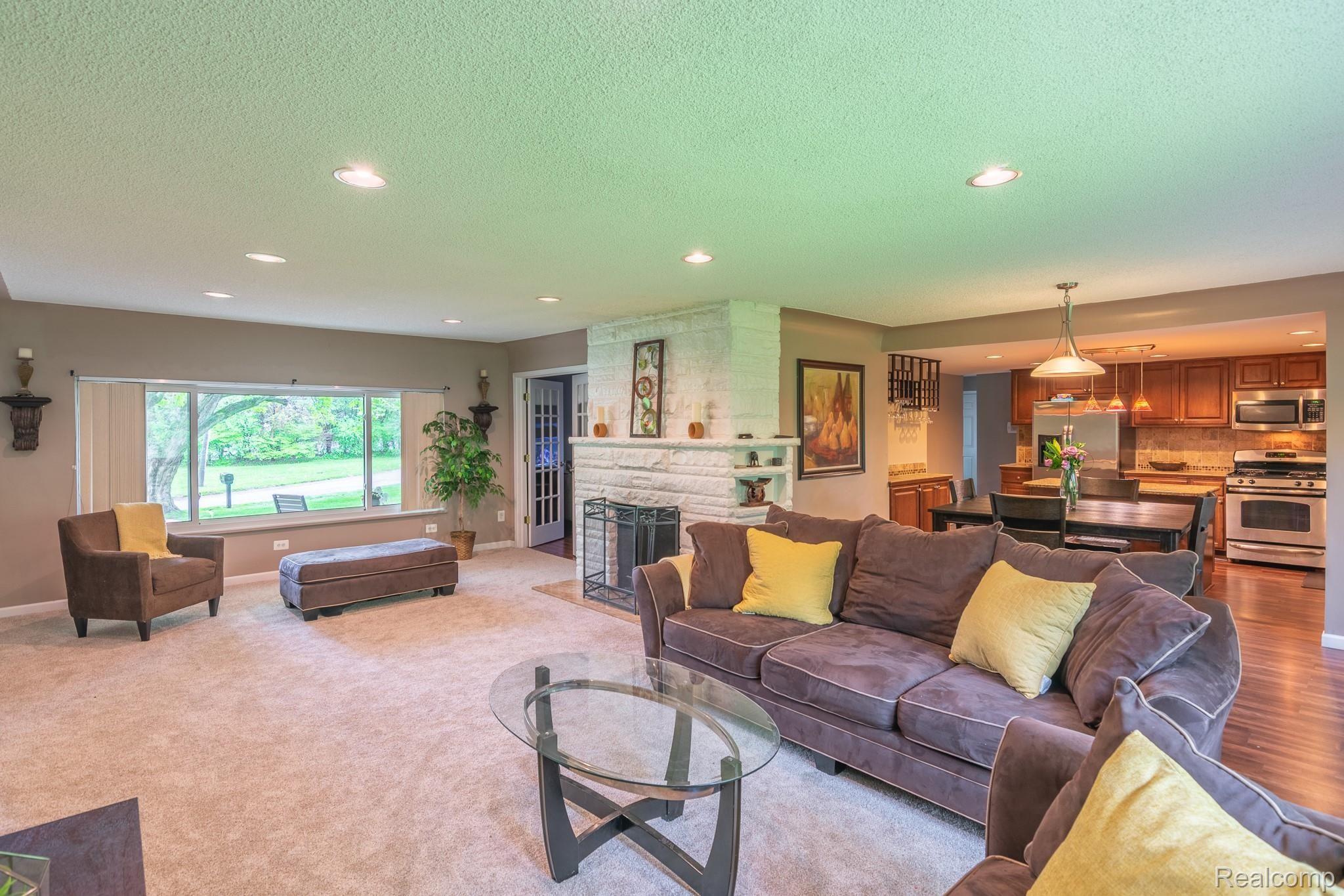 219 Barrington Road Bloomfield Hills, MI 48302 - Photo 29 of 30 Spacious open floor plan
