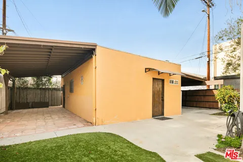 $5,950 | 637 North Alta Vista Boulevard, Los Angeles, CA 90036