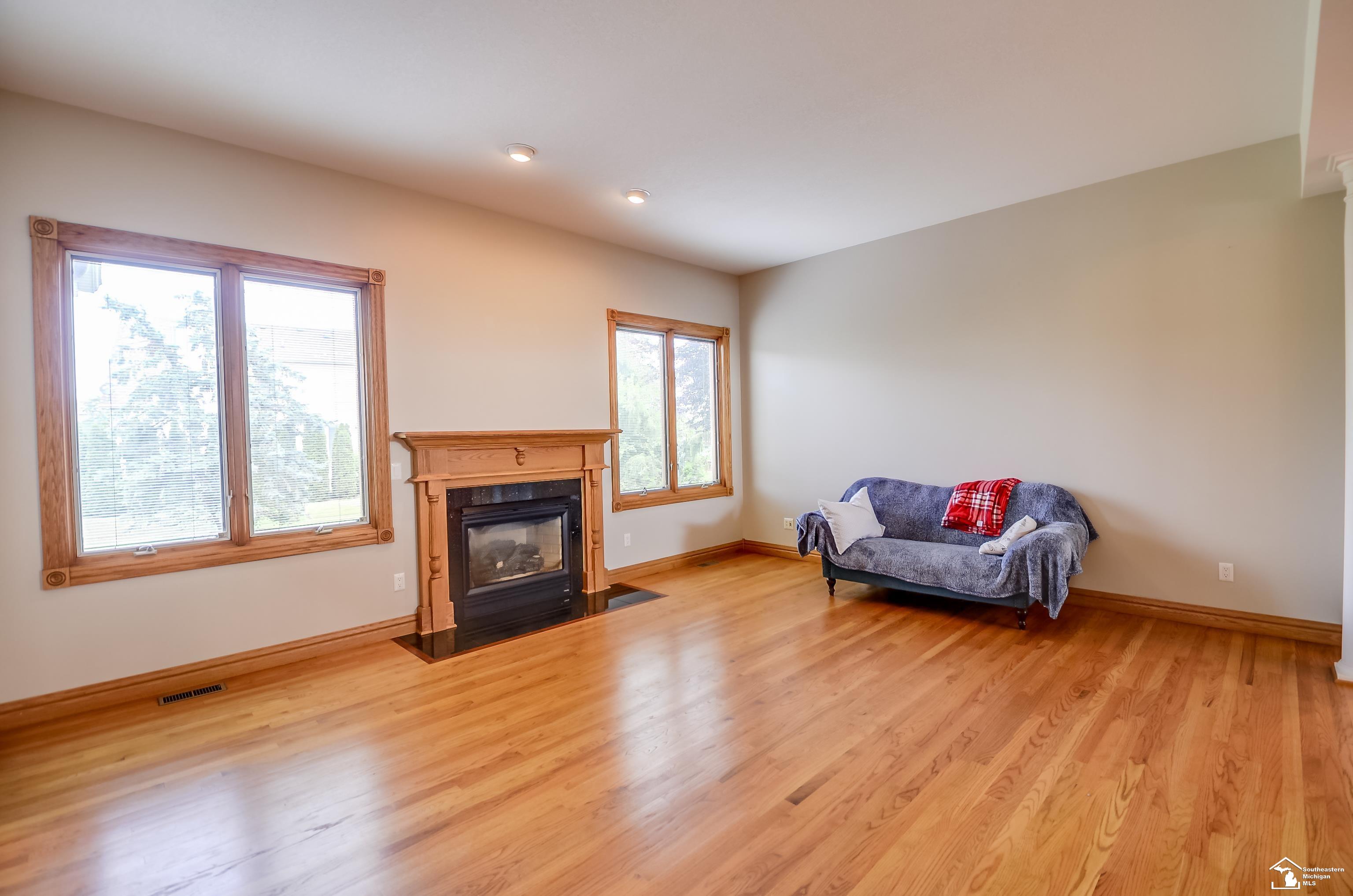 4077 Brest Road Newport, MI 48166 - Photo 9 of 47