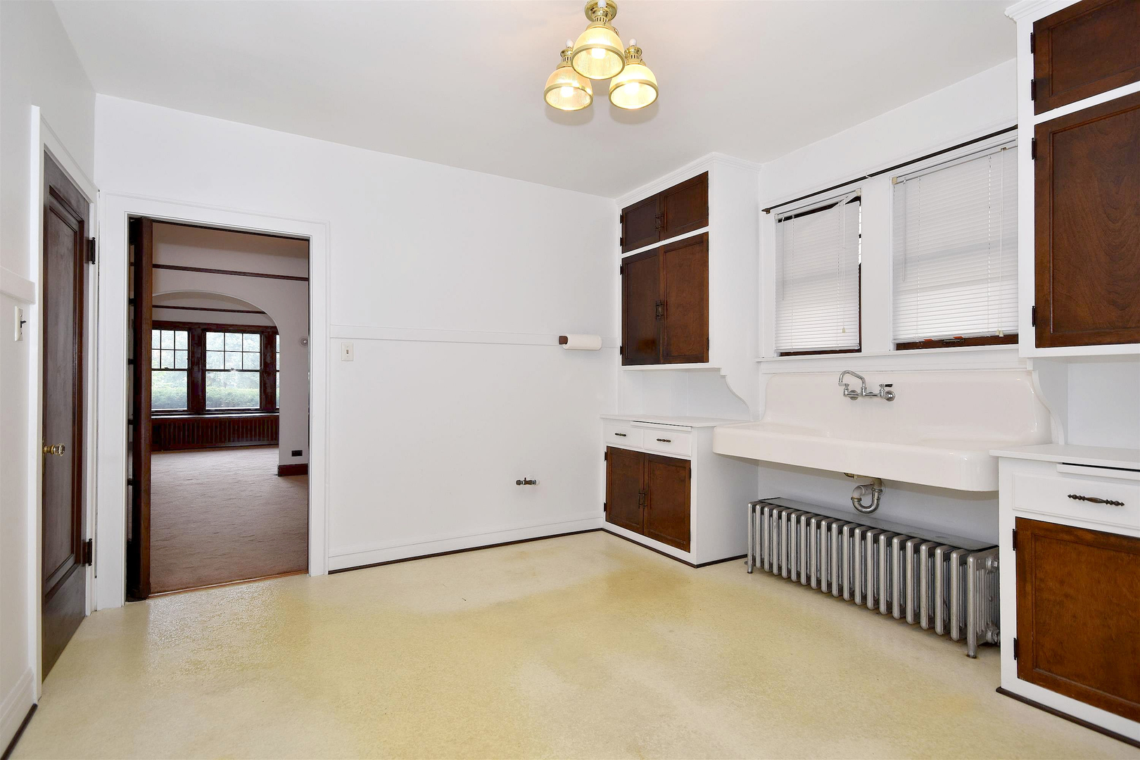203 Ridgewood Road Riverside, IL 60546 - Photo 22 of 28 a view of a hallway with entryway