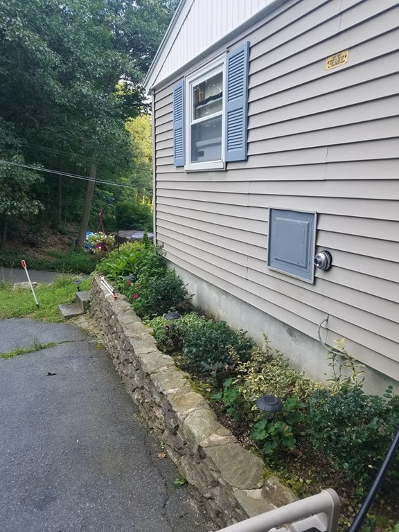 133 Senna Road Fitchburg, MA 01420 - Photo 3 of 23 Gallery Image 3