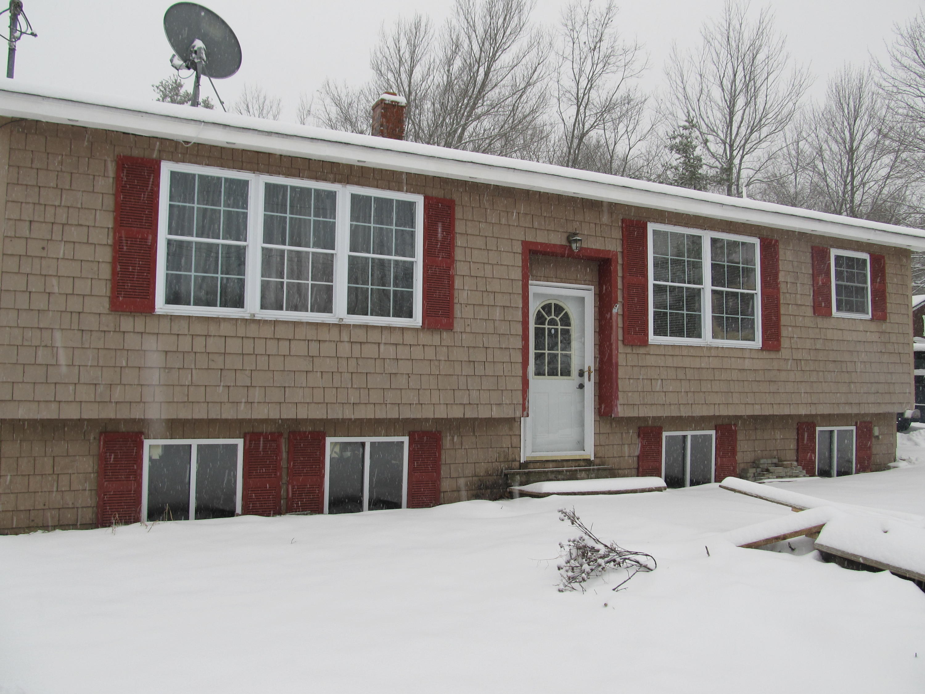 11 Ruth Avenue Hampden, ME 04444 - Photo 3 of 27 IMG_4262