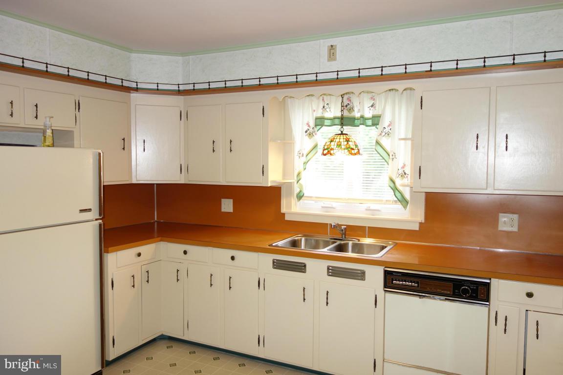 1530 Sandhill Road Lebanon, PA 17046 - Photo 2 of 24 Gallery Image 2
