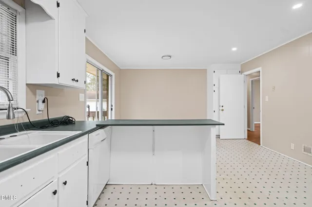 $325,000 | 3712 Huntleigh Drive, Raleigh, NC 27604