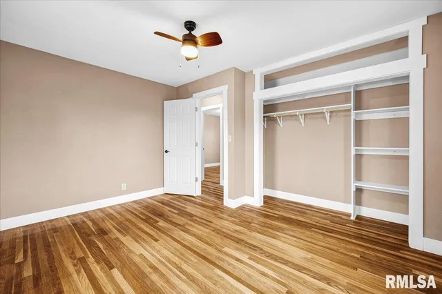 $214,900 | 303 South Hollybrook Drive, Chillicothe, IL 61523