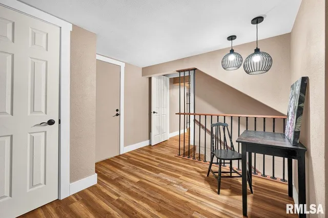 $214,900 | 303 South Hollybrook Drive, Chillicothe, IL 61523