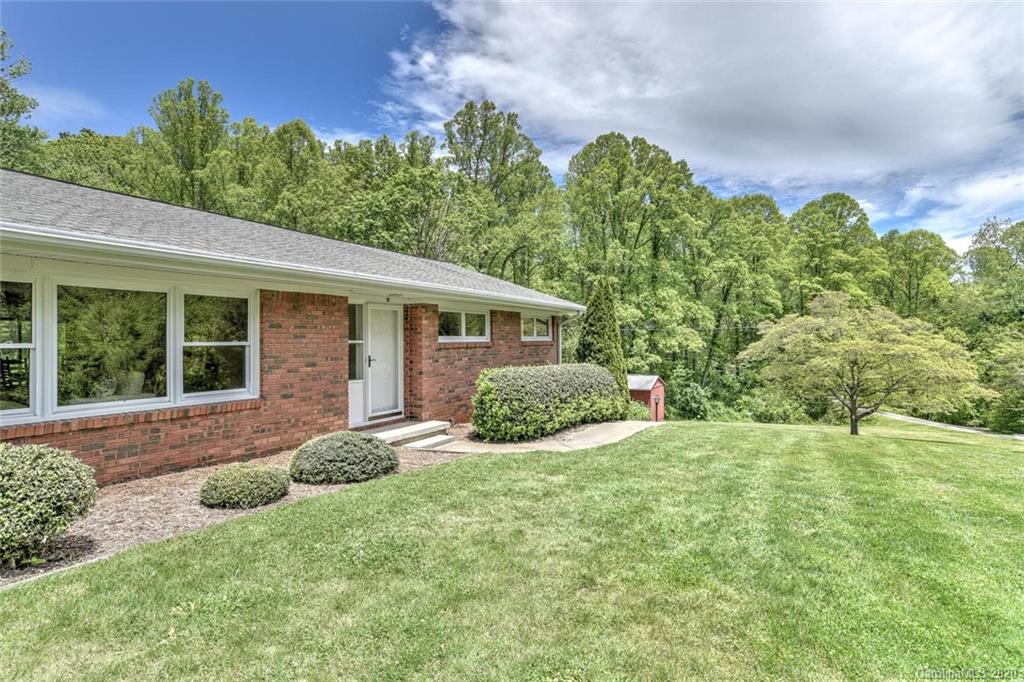 40 Daniel Road Asheville, NC 28806 - Photo 2 of 38 Gallery Image 2
