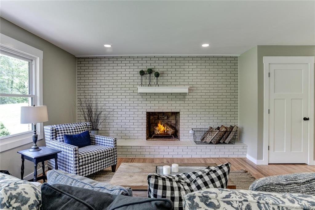 40 Daniel Road Asheville, NC 28806 - Photo 4 of 38 Gallery Image 4