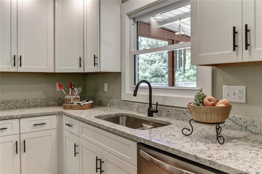 40 Daniel Road Asheville, NC 28806 - Photo 10 of 38 Gallery Image 10