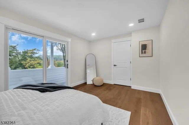 $1,000,000 | 22 Orchard Hill Road, Bernardsville, NJ 07924