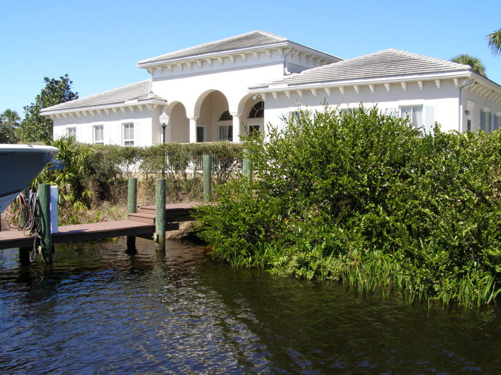 723 Southwest River Bend Circle Stuart, FL 34997 - Photo 35 of 39 clubhouse